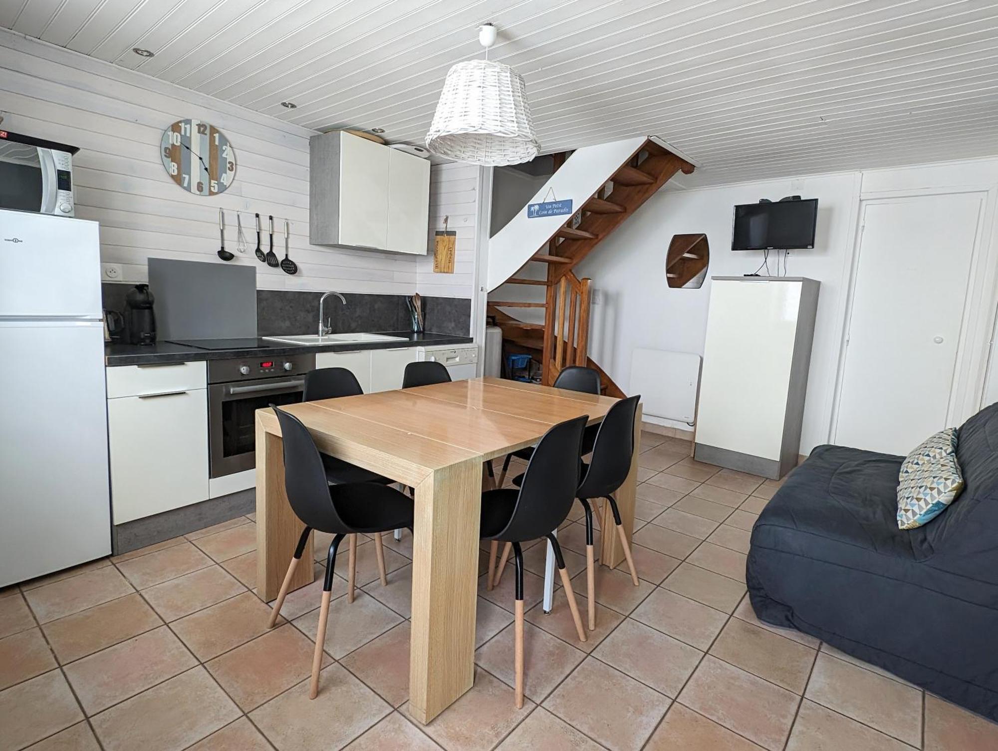 Agreable Maison Renovee En Hyper Centre Avec Patio Pornic Exteriör bild